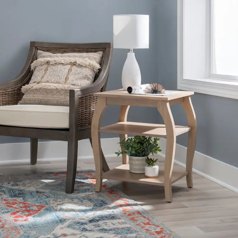 Mesa auxiliar rústica de madera con 2 estantes
